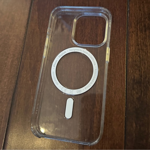 Apple iPhone 14/14 Pro Clear Mag Safe Case - Picture 2 of 2
